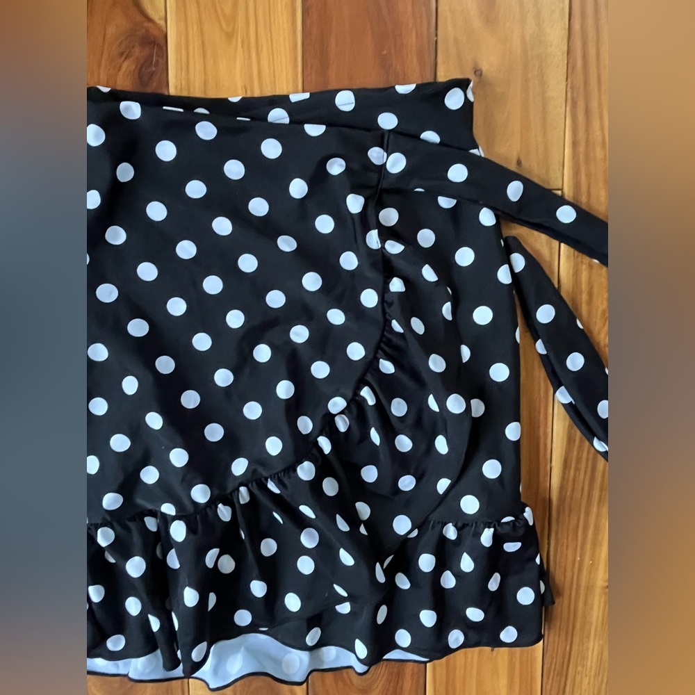 NWT Wrap Swim Skirt - Picture 2 of 8